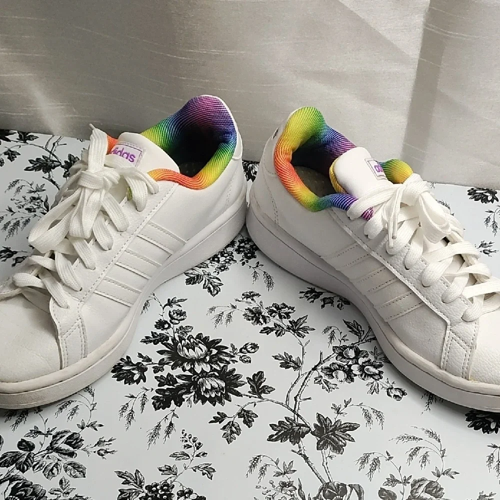 Adidas women's‎  White Sneakers with Colorful Trim size 7.5